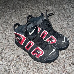 Boys nikes